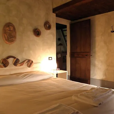 Monte Santa Maria Tiberina Sleeps 6 T764315
