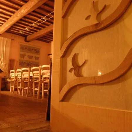 Monte Santa Maria Tiberina Sleeps 6 T764315 * Monteleone dʼOrvieto