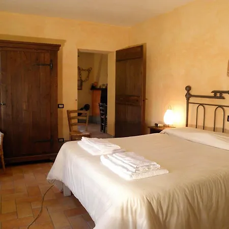 Monte Santa Maria Tiberina Sleeps 6 T764315
