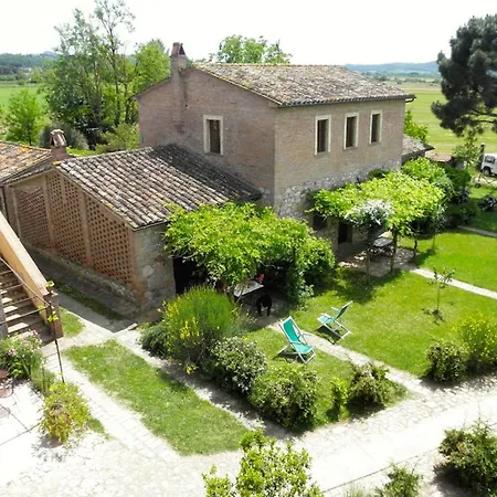 Monte Santa Maria Tiberina Sleeps 6 T764315 Appartamento *