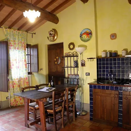 Monte Santa Maria Tiberina Sleeps 6 T764315