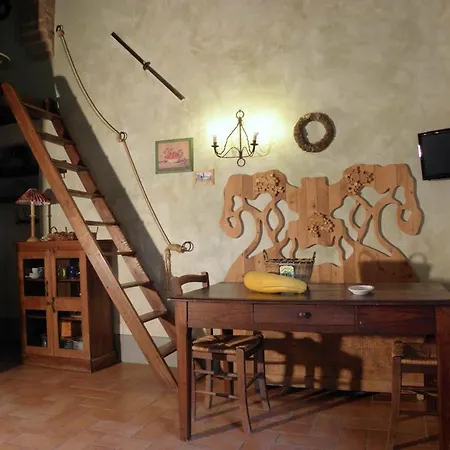 Monte Santa Maria Tiberina Sleeps 6 T764315 * Monteleone dʼOrvieto