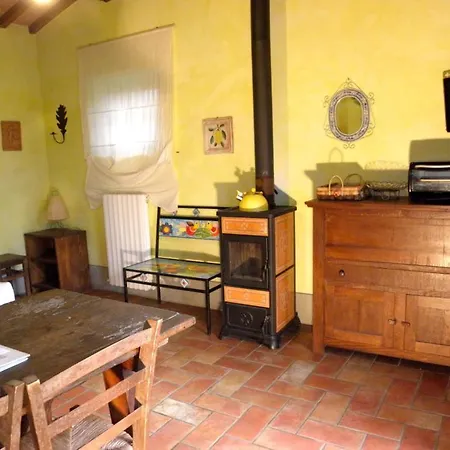 Monte Santa Maria Tiberina Sleeps 6 T764315 Appartamento Monteleone dʼOrvieto