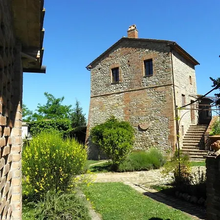 Monte Santa Maria Tiberina Sleeps 6 T764315
