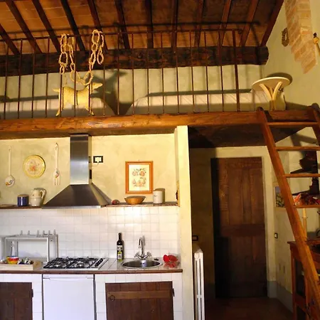 Monte Santa Maria Tiberina Sleeps 6 T764315